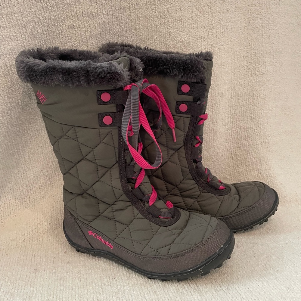 Kids snow boots, great condition.